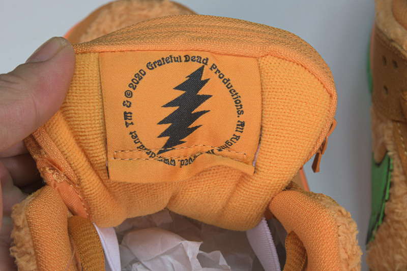 Grateful Dead x Nike SB Dunk Low “orange Bear” CJ5378 800