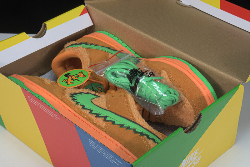 Grateful Dead x Nike SB Dunk Low “orange Bear” CJ5378 800