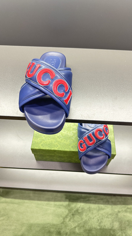 GUC LEATHER SLIDE