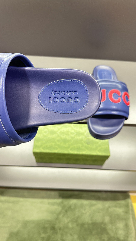 GUC LEATHER SLIDE