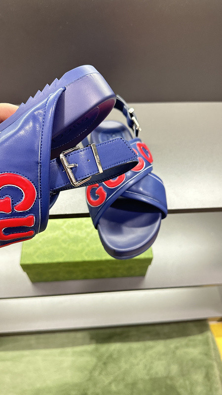 GUC LEATHER SLIDE