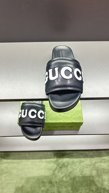 GUC LEATHER SLIDE