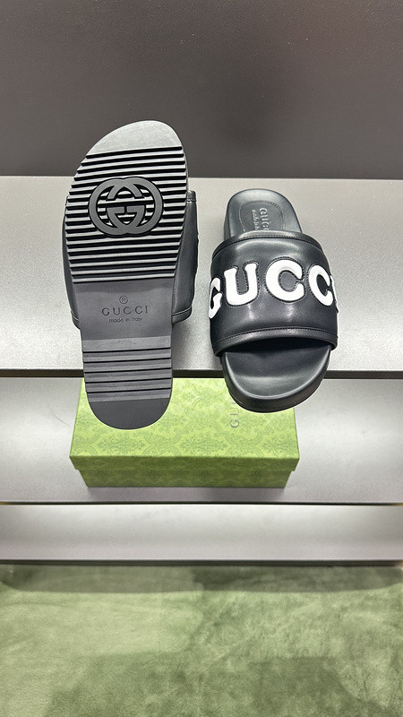 GUC LEATHER SLIDE