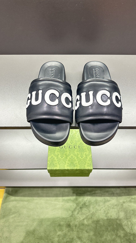 GUC LEATHER SLIDE