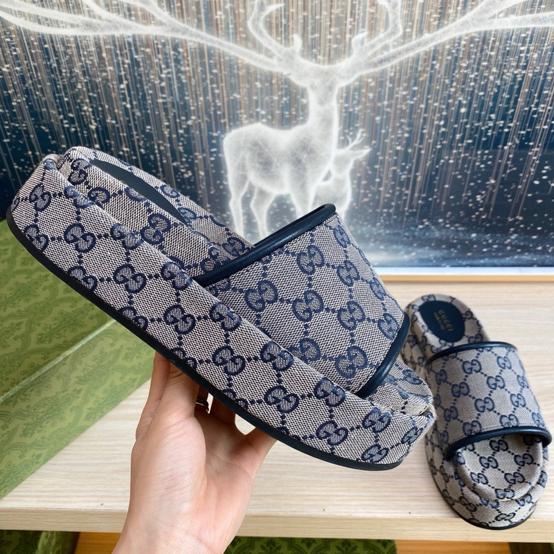 GUC LEATHER SLIDE