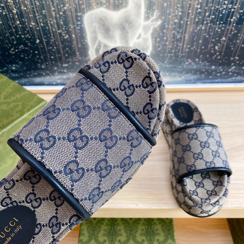 GUC LEATHER SLIDE