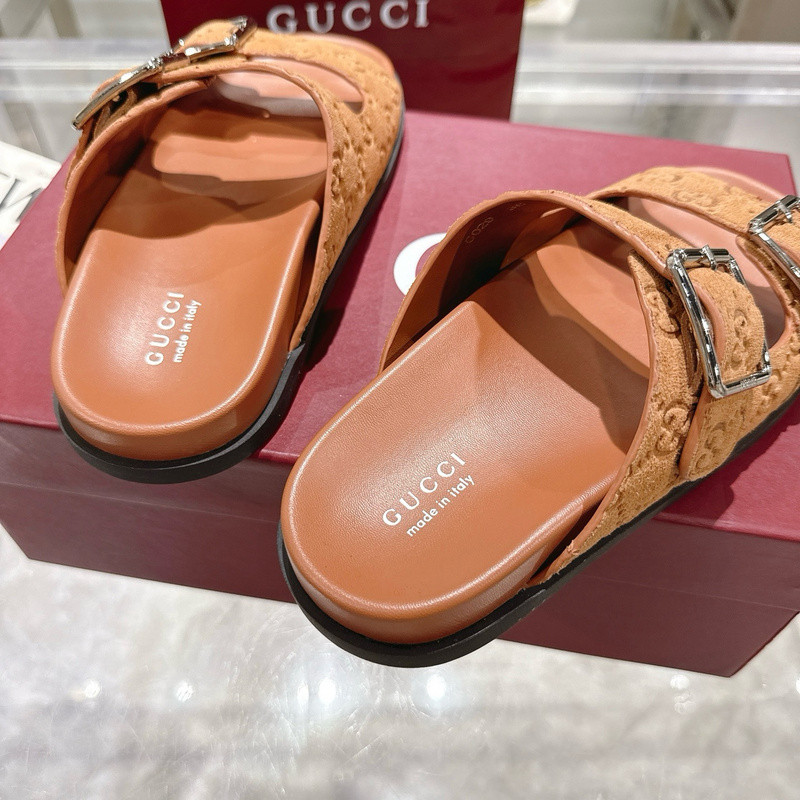 GUC LEATHER SLIDE