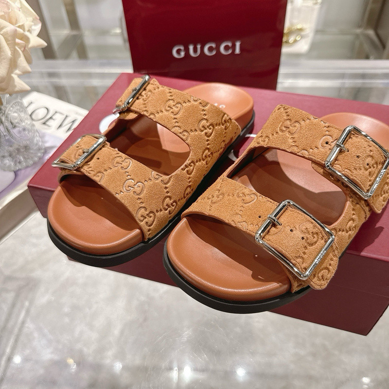 GUC LEATHER SLIDE