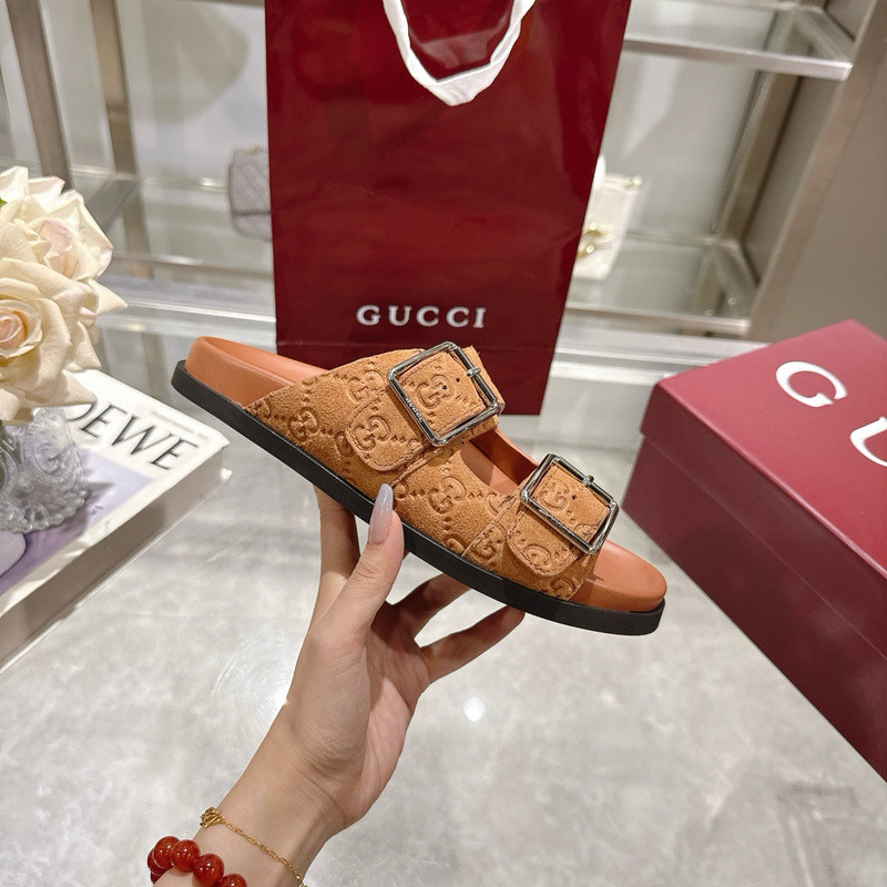 GUC LEATHER SLIDE