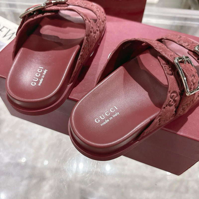 GUC LEATHER SLIDE