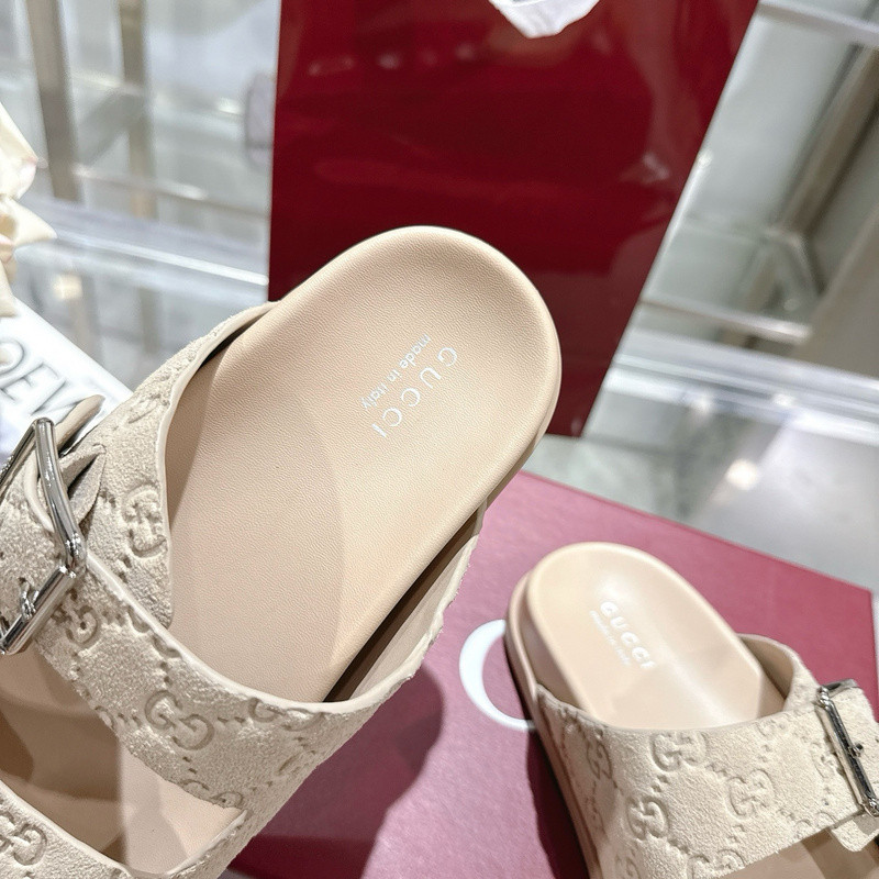 GUC LEATHER SLIDE