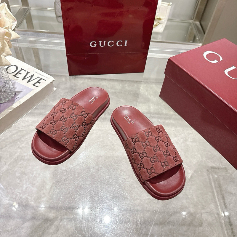 GUC LEATHER SLIDE