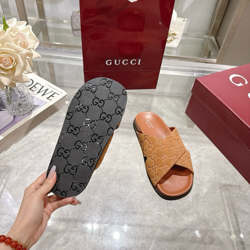 GUC LEATHER SLIDE