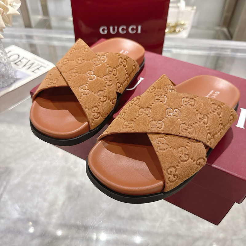GUC LEATHER SLIDE