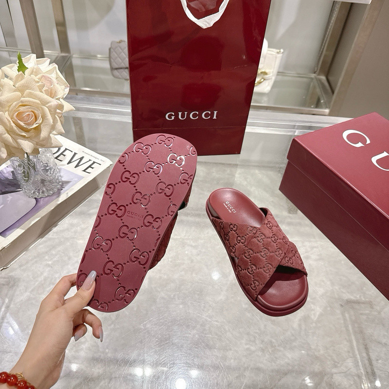 GUC LEATHER SLIDE
