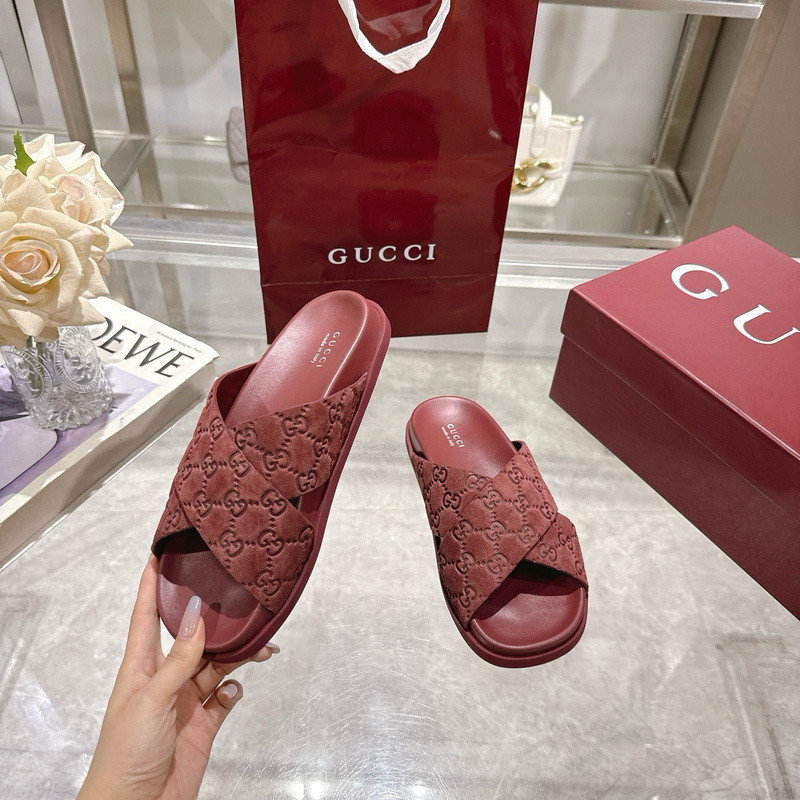 GUC LEATHER SLIDE