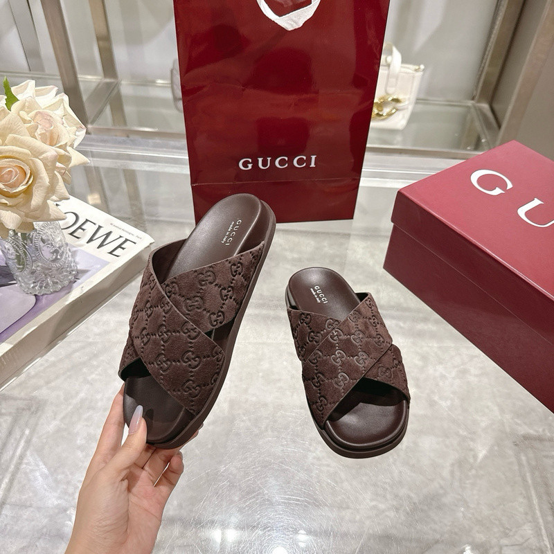 GUC LEATHER SLIDE