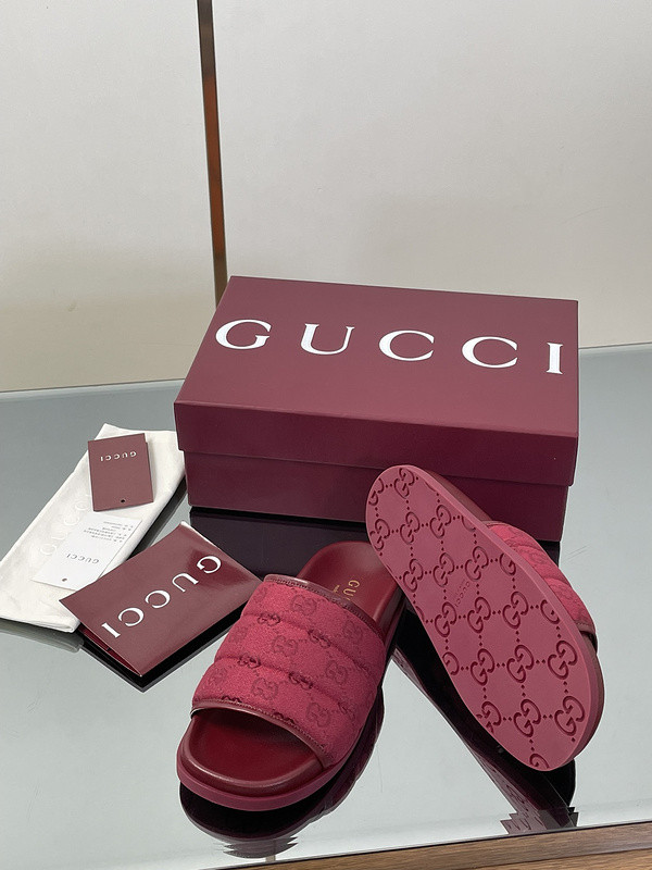 GUC LEATHER SLIDE