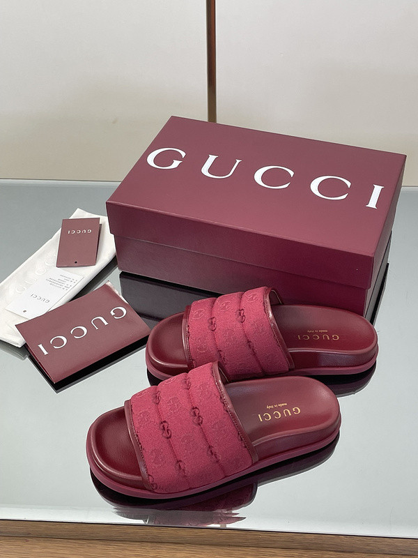 GUC LEATHER SLIDE