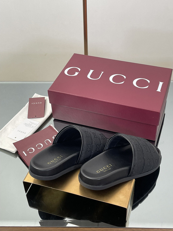 GUC LEATHER SLIDE