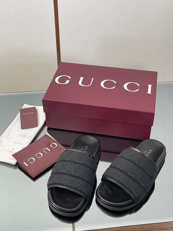 GUC LEATHER SLIDE
