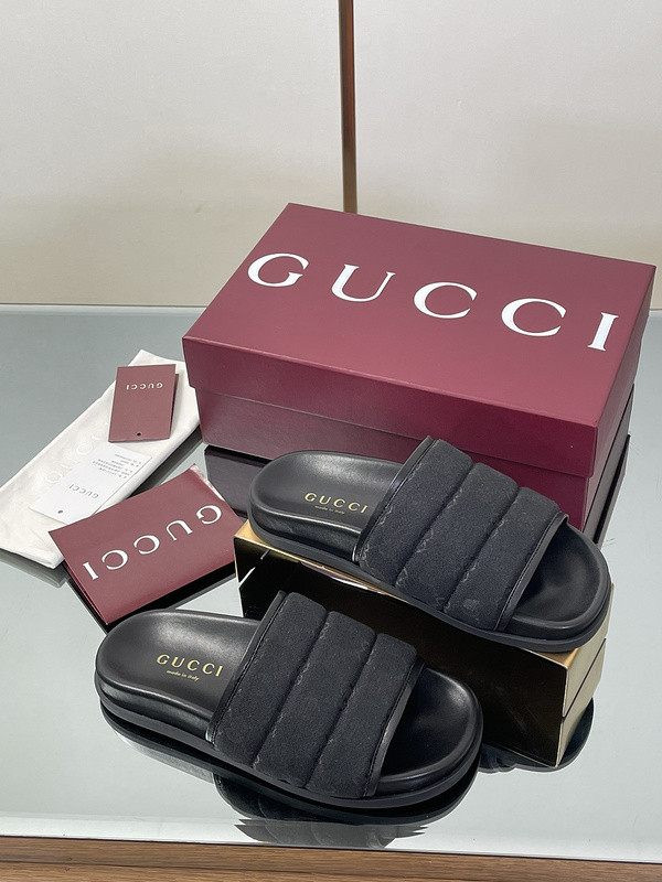 GUC LEATHER SLIDE
