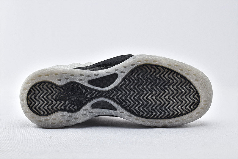 Nike Air Foamposite One AA3963 106