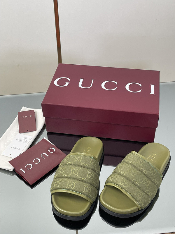 GUC LEATHER SLIDE