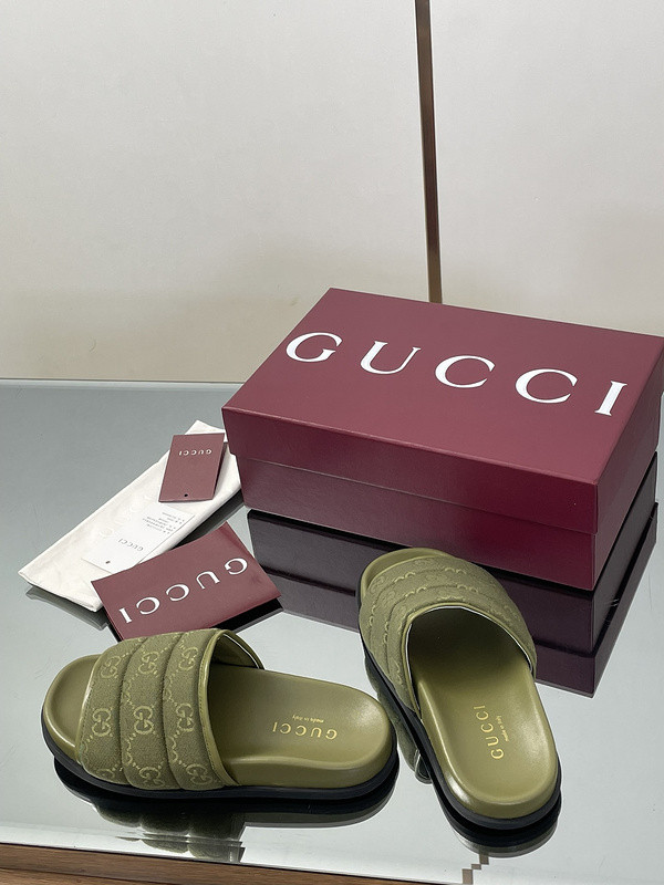 GUC LEATHER SLIDE