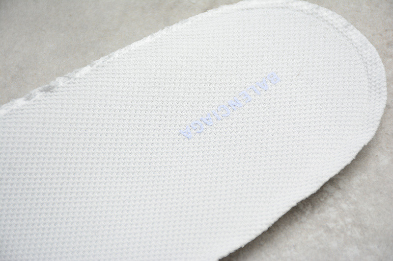 BALENCIAGE TRIPLE TRAINER 568615 W2GN3 9045