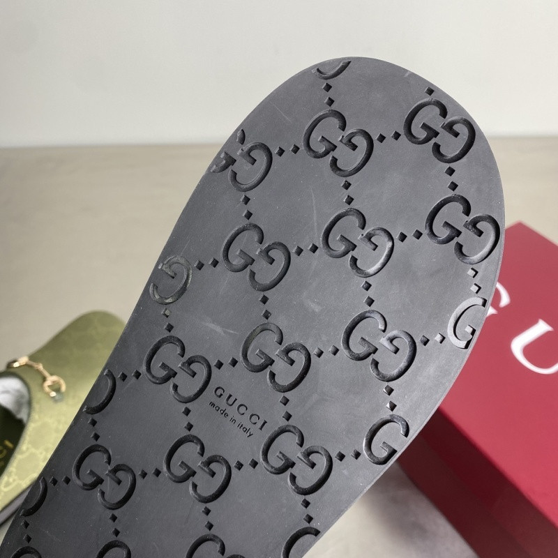 GUC LEATHER SLIDE