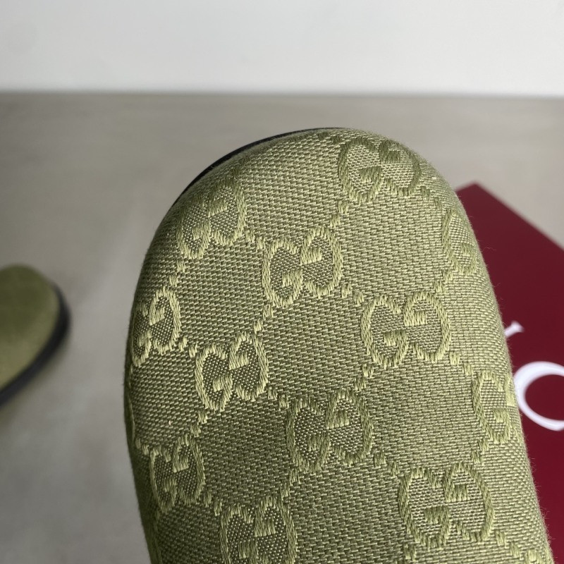 GUC LEATHER SLIDE