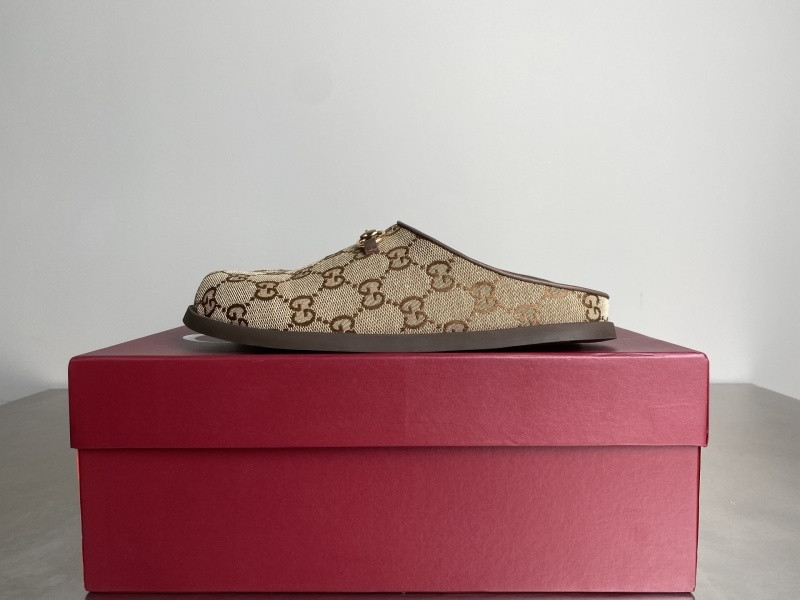 GUC LEATHER SLIDE