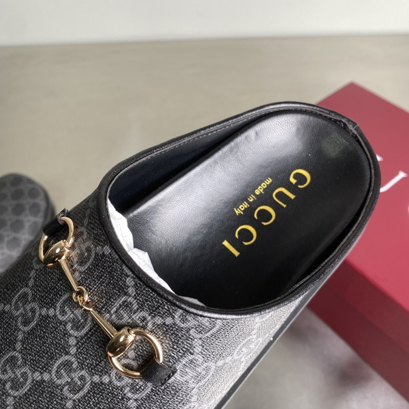 GUC LEATHER SLIDE
