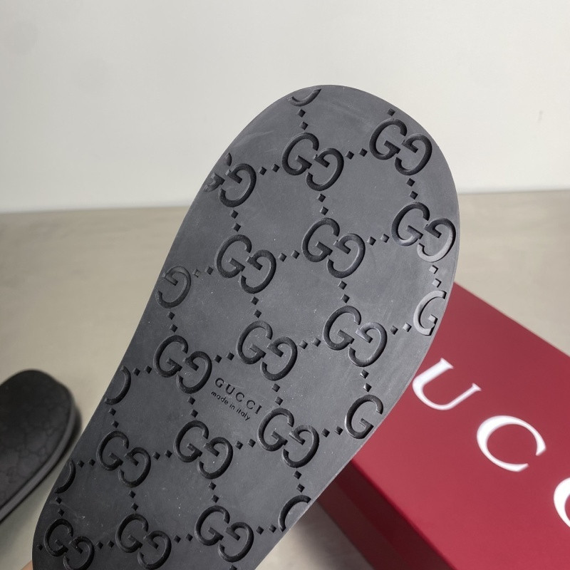GUC LEATHER SLIDE