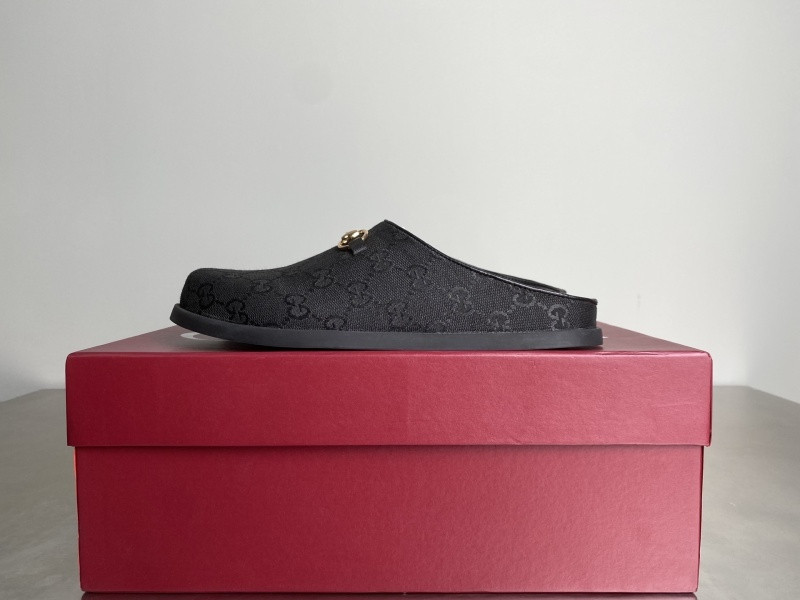 GUC LEATHER SLIDE