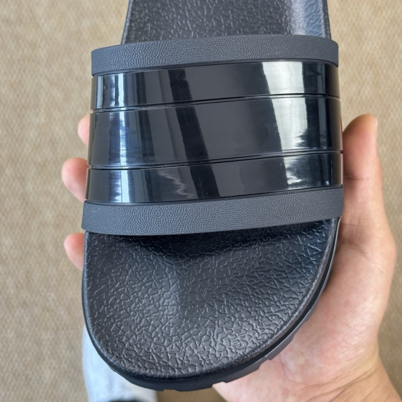 GUC LEATHER SLIDE