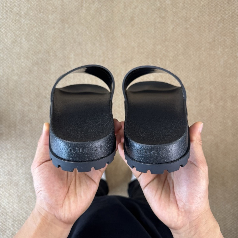 GUC LEATHER SLIDE