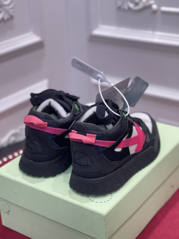 Off-White c/o Virgil Abloh