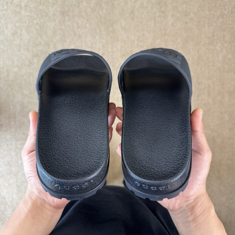 GUC LEATHER SLIDE