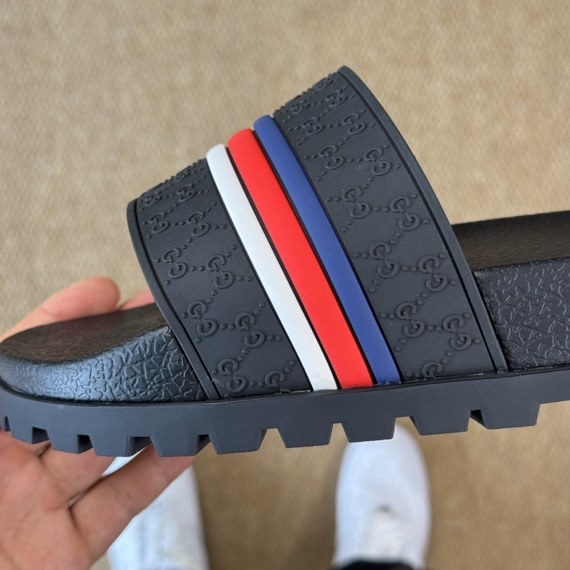 GUC LEATHER SLIDE