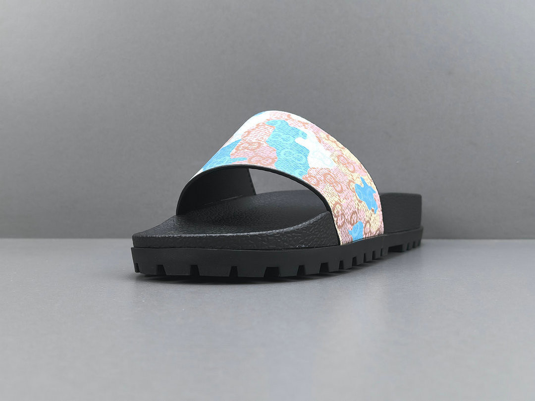 GUC LEATHER SLIDE