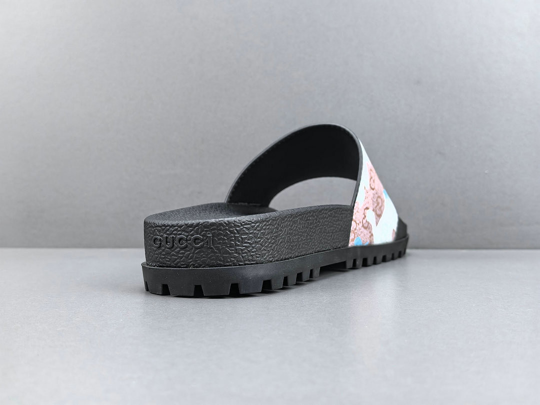 GUC LEATHER SLIDE