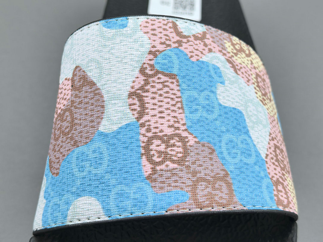 GUC LEATHER SLIDE