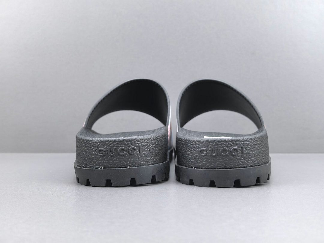 GUC LEATHER SLIDE