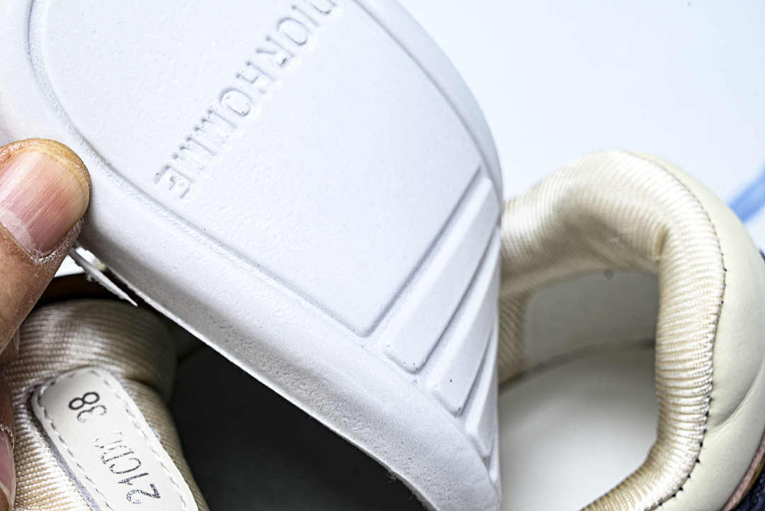 D10r SNEAKERS