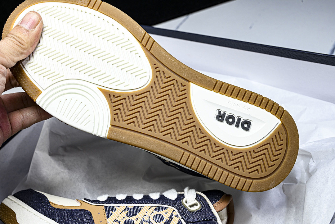 D10r SNEAKERS
