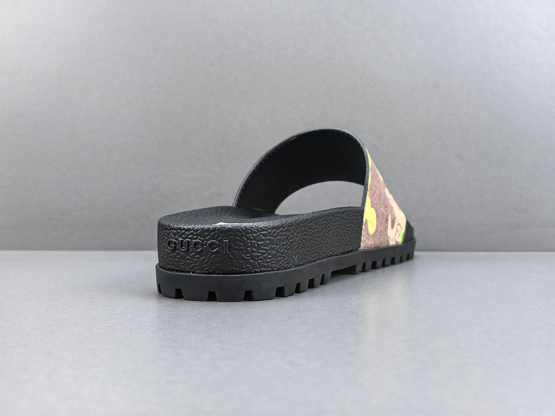 GUC LEATHER SLIDE