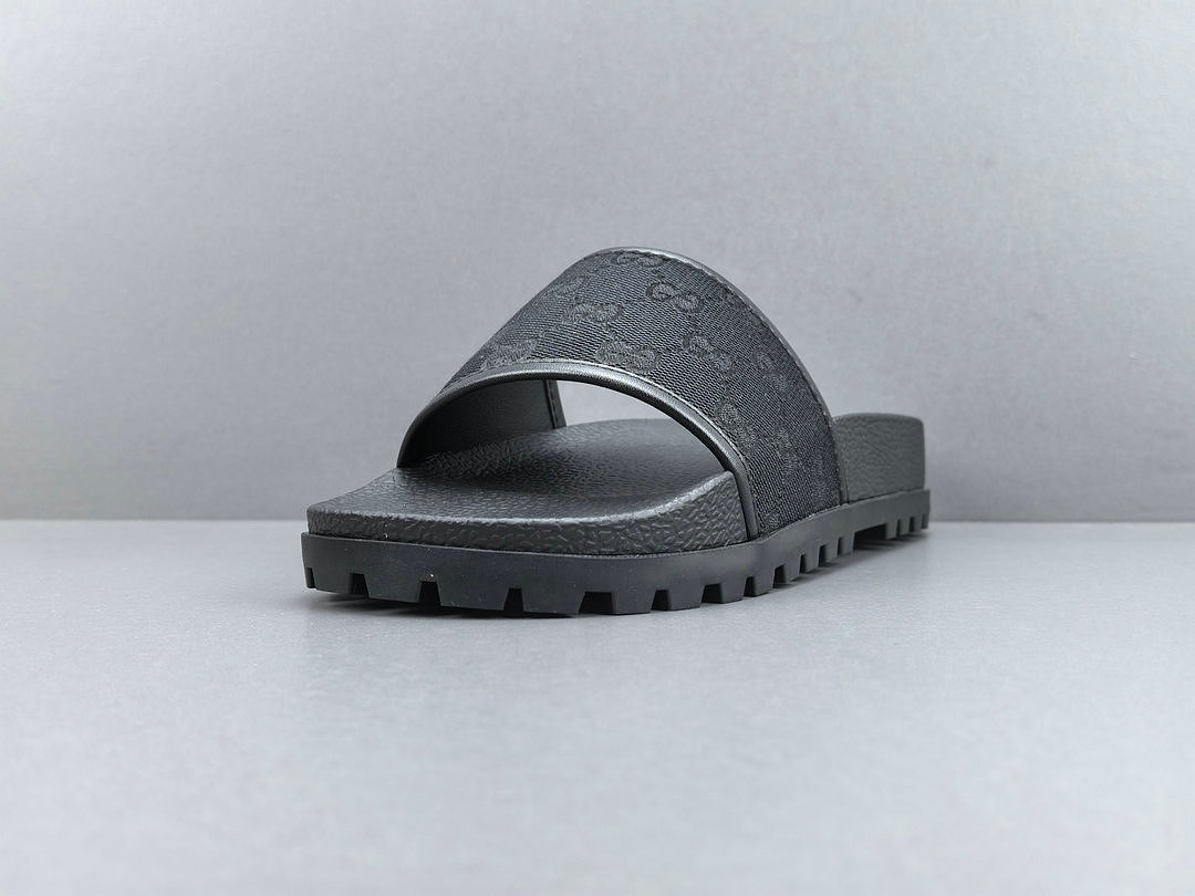GUC LEATHER SLIDE