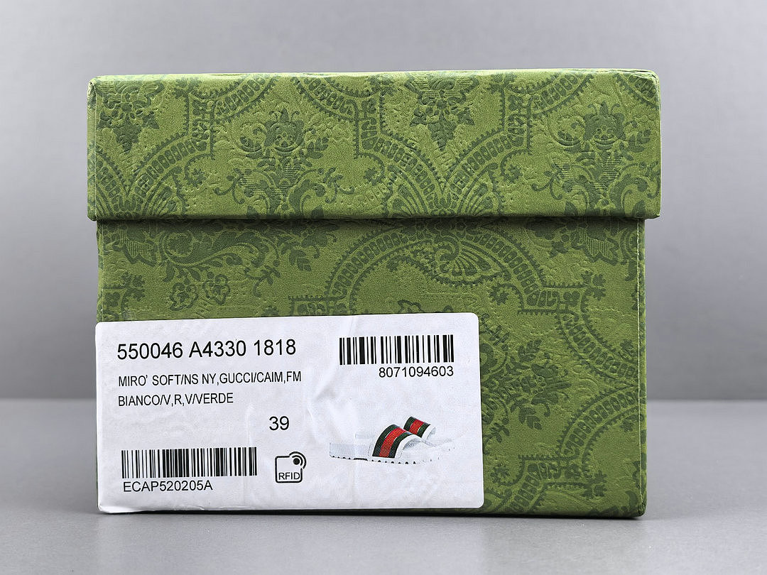 GUC LEATHER SLIDE